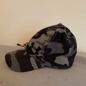 Men’s under Armour fitted hat